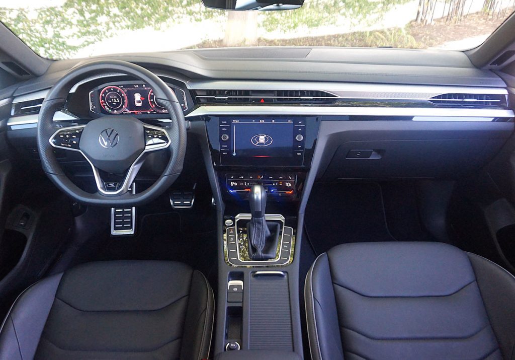 Volkswagen Arteon Flagship sports sedan dashboard:steering wheel